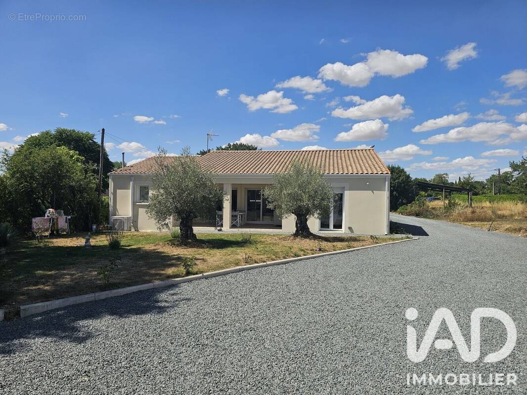 Photo 1 - Maison à ASNIERES-LA-GIRAUD