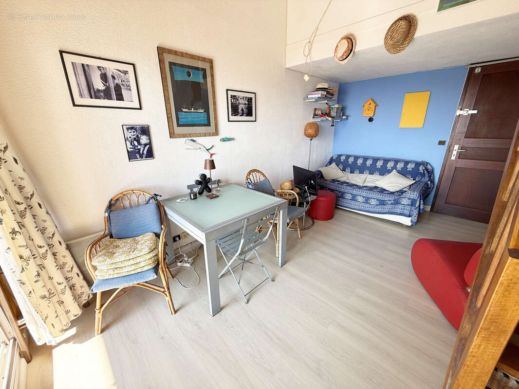 Appartement à ROQUEBRUNE-SUR-ARGENS