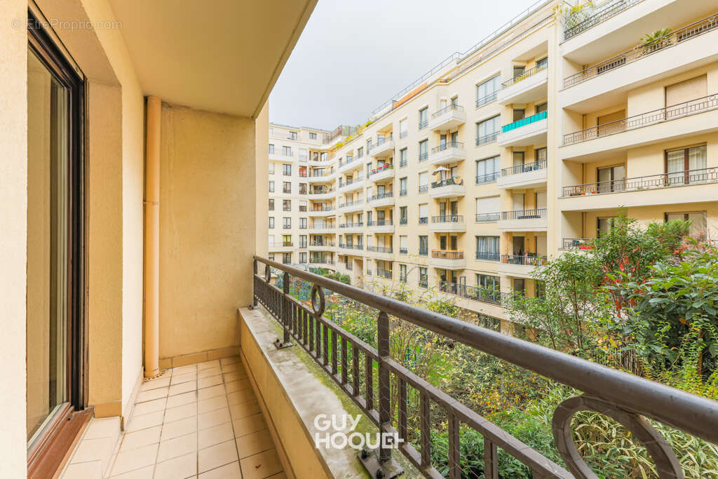 Appartement à ISSY-LES-MOULINEAUX