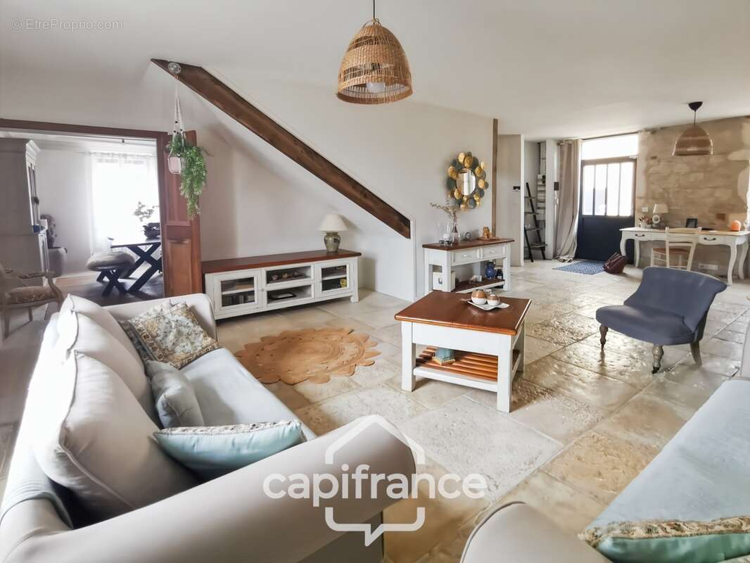 Maison à vendre de 150m² à EPERVANS (71) - photo 9