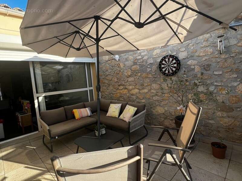 Maison de village avec terrasse tropézienne à vendre – Rousset (13790) - photo 13