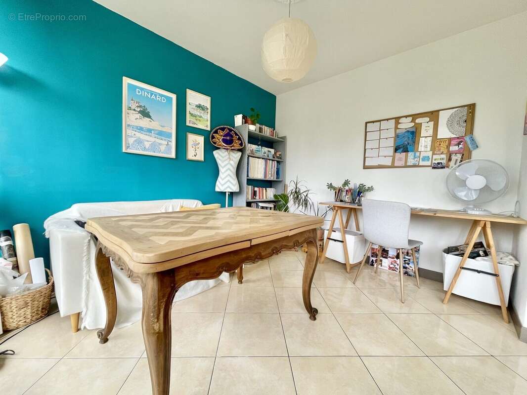 Appartement à FONTENAY-LE-FLEURY