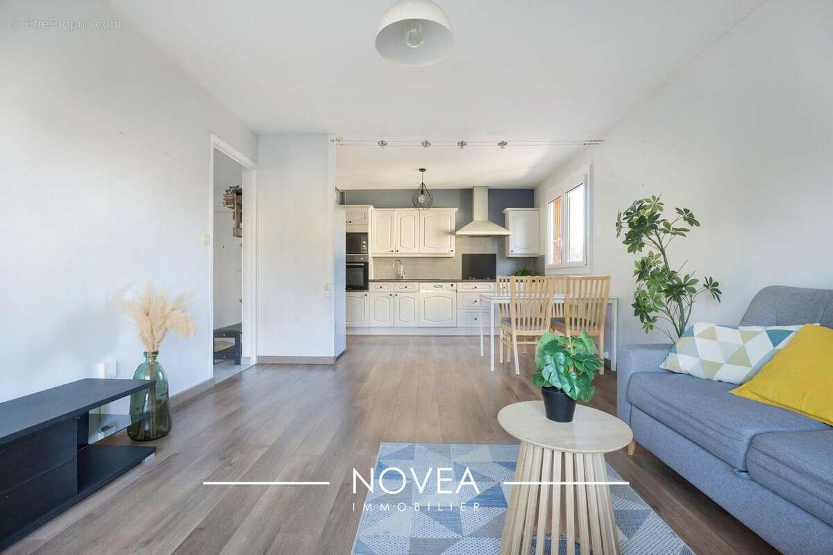 Appartement à FONTAINES-SUR-SAONE