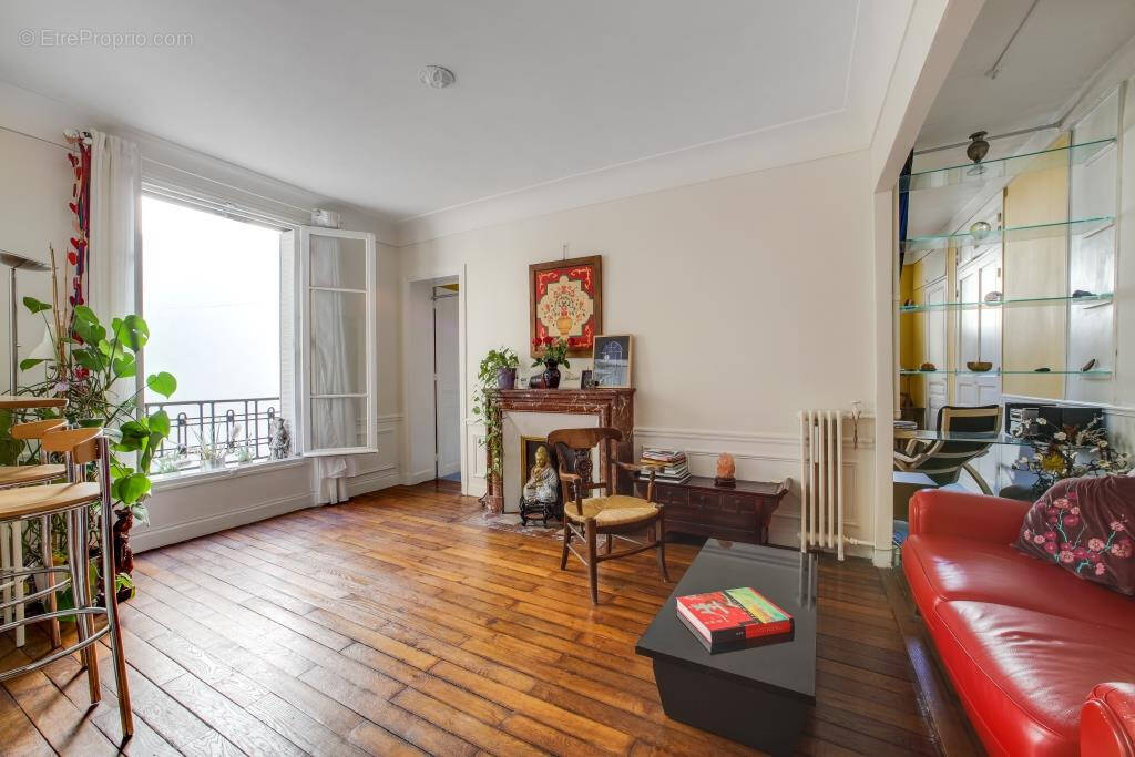 Appartement à PARIS-14E