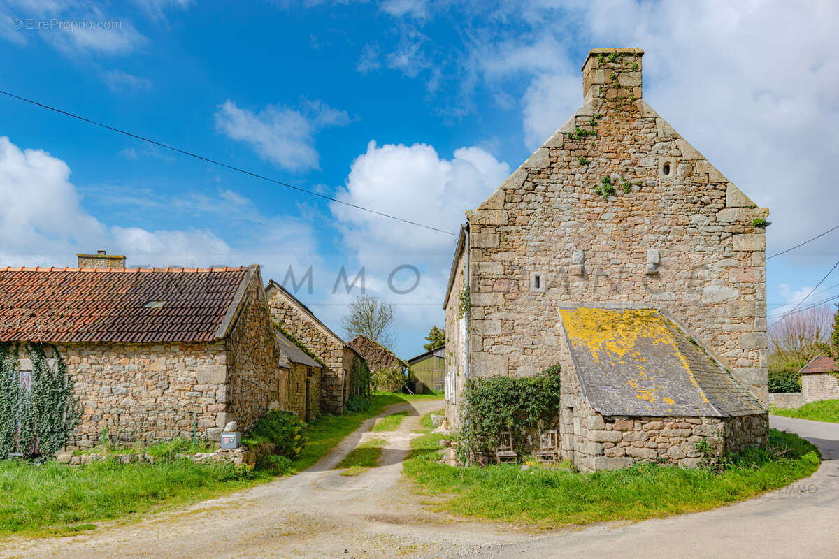 Maison à PLOUGUERNEAU