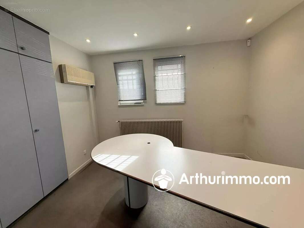 Commerce à TREVENANS