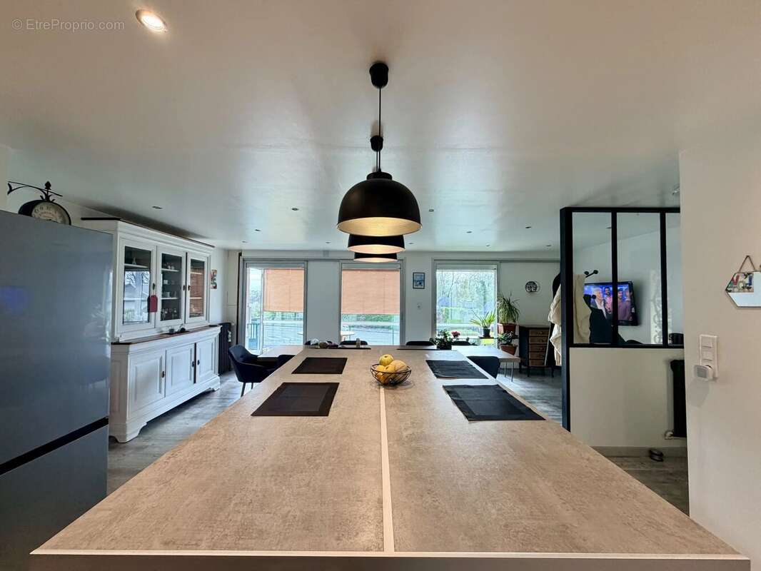 Grande maison dans Bernay - 5-6 chambres - plus de 200m2 d'espace - sous-sol/carport - 808m2 - photo 6