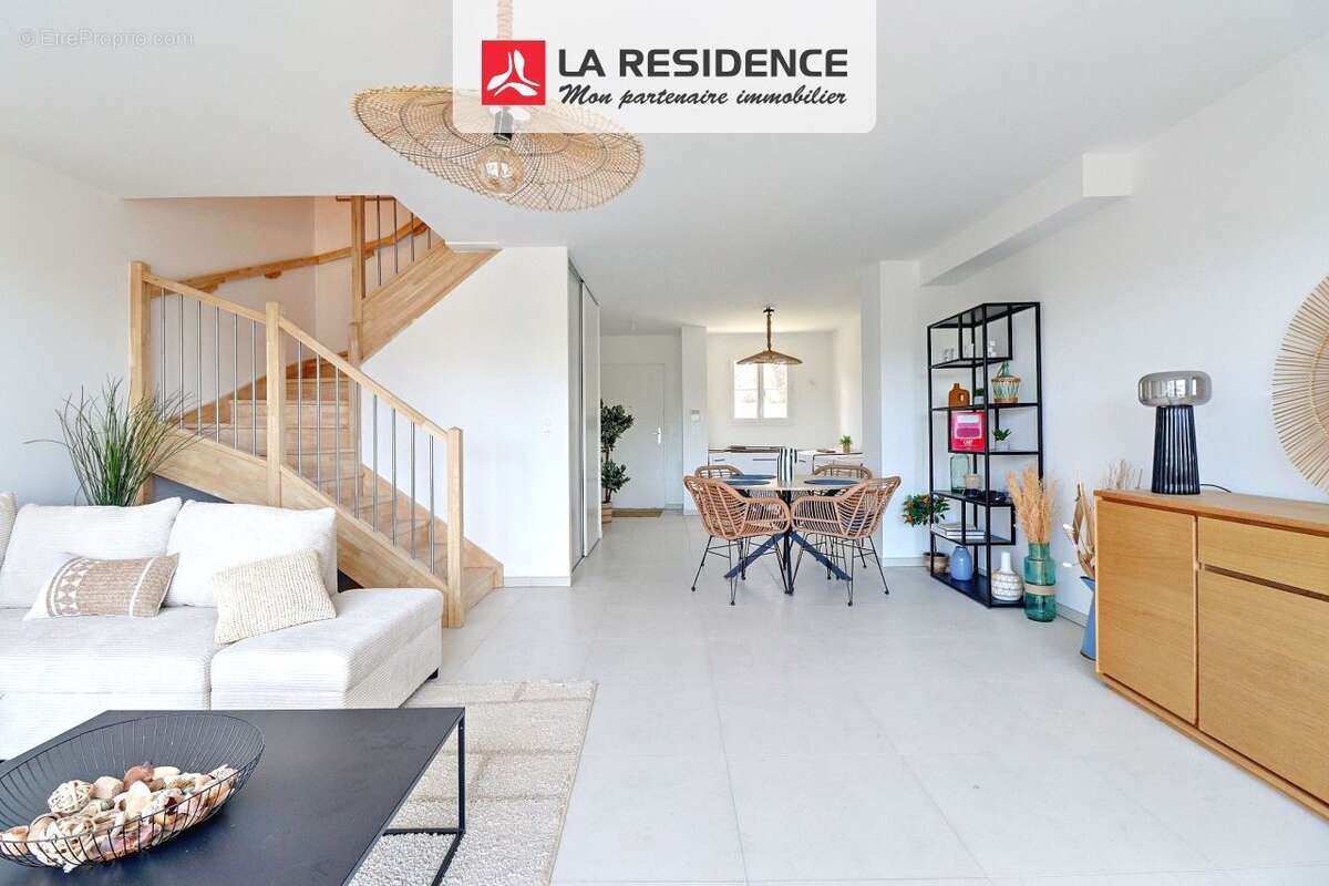 Maison à LA GARDE-FREINET