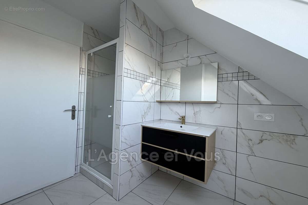 Appartement à SAINT-JOUAN-DES-GUERETS