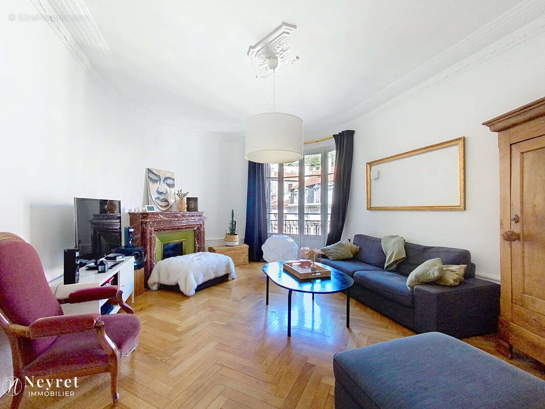 Appartement à SAINT-ETIENNE