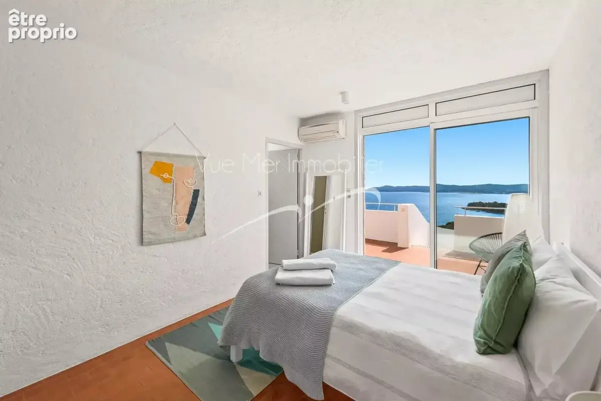 Le lavandou – villa d’architecte, vue mer panoramique et piscine - photo 6