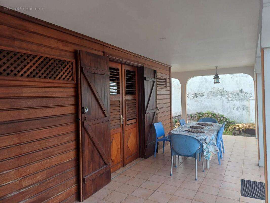 Maison à TERRE-DE-BAS