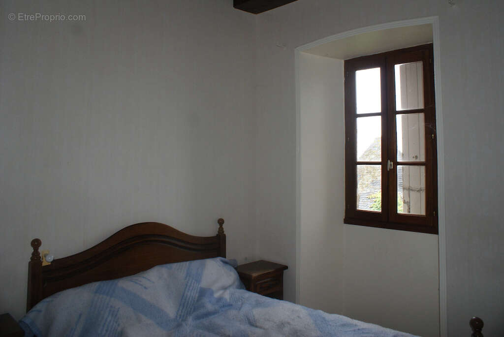 Maison à COLLONGES-LA-ROUGE