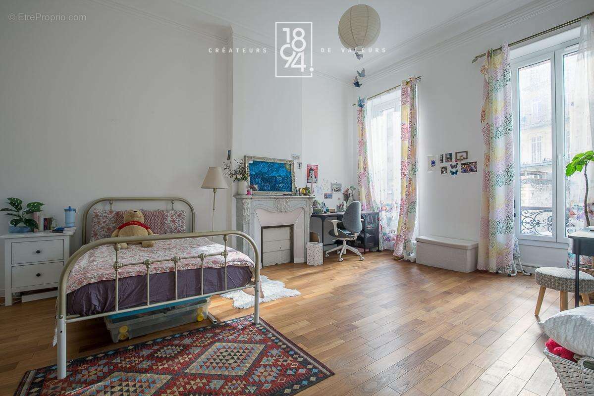 Appartement à MARSEILLE-6E