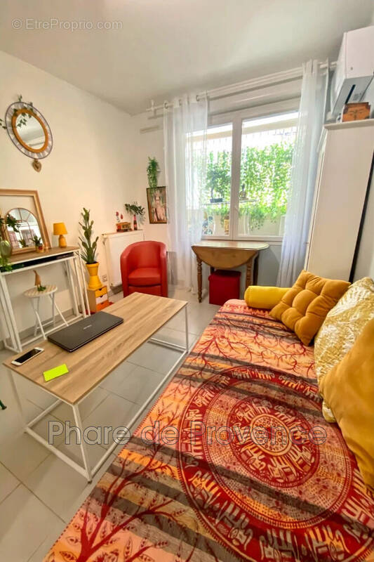 Appartement à MARSEILLE-4E
