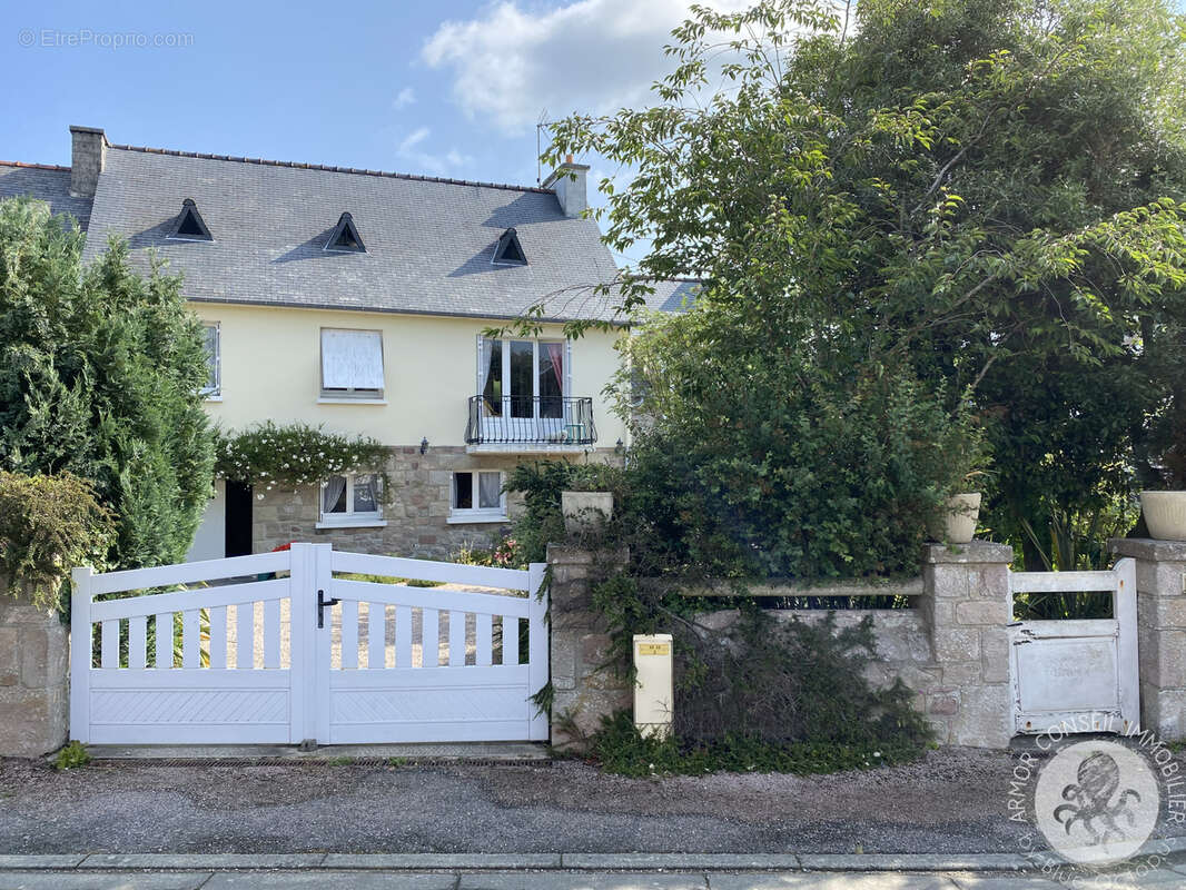Maison à PLEVENON