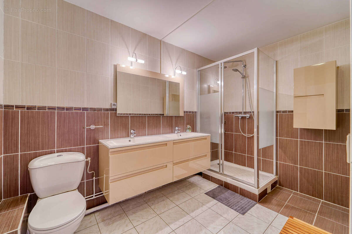 Appartement de 5 pièces de 104,60 m² - photo 4