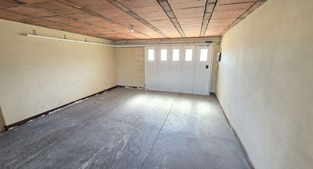 Maison familiale 143 m2     3 chambres     Sous-sol complet     Terrain de 4 700 m2 - photo 10