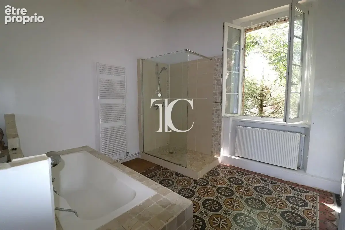 Maison ancienne de caractere avec piscine sur 3190m² de terrain - photo 11