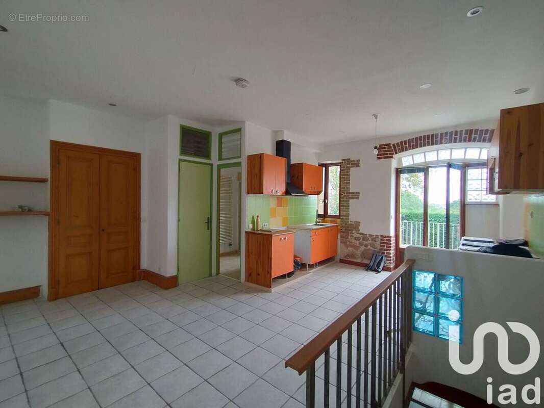 Photo 2 - Appartement à PIERRE-BENITE