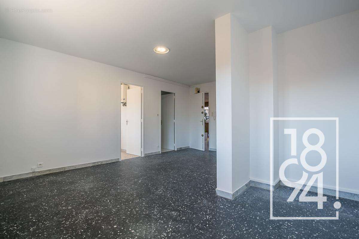 Appartement à MARSEILLE-4E