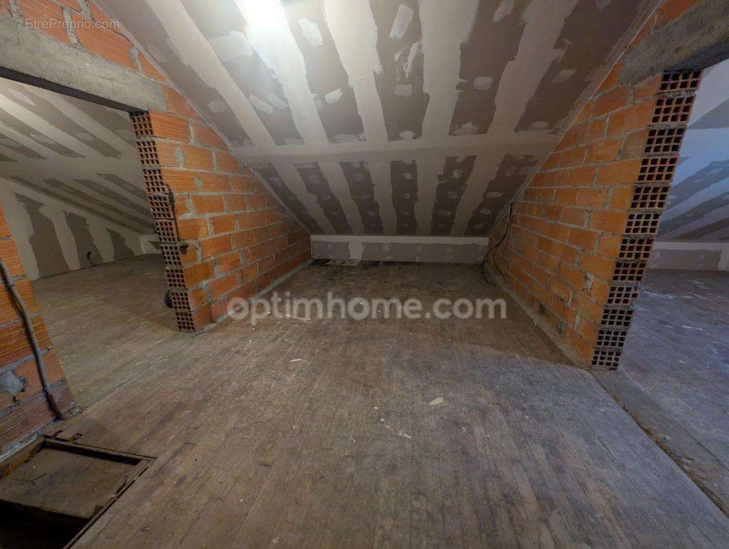 Maison familiale avec sous-sol complet sur 3 264 m² de terrain – Savignac-Lédrier (Dordogne – Périgord Vert) - photo 17
