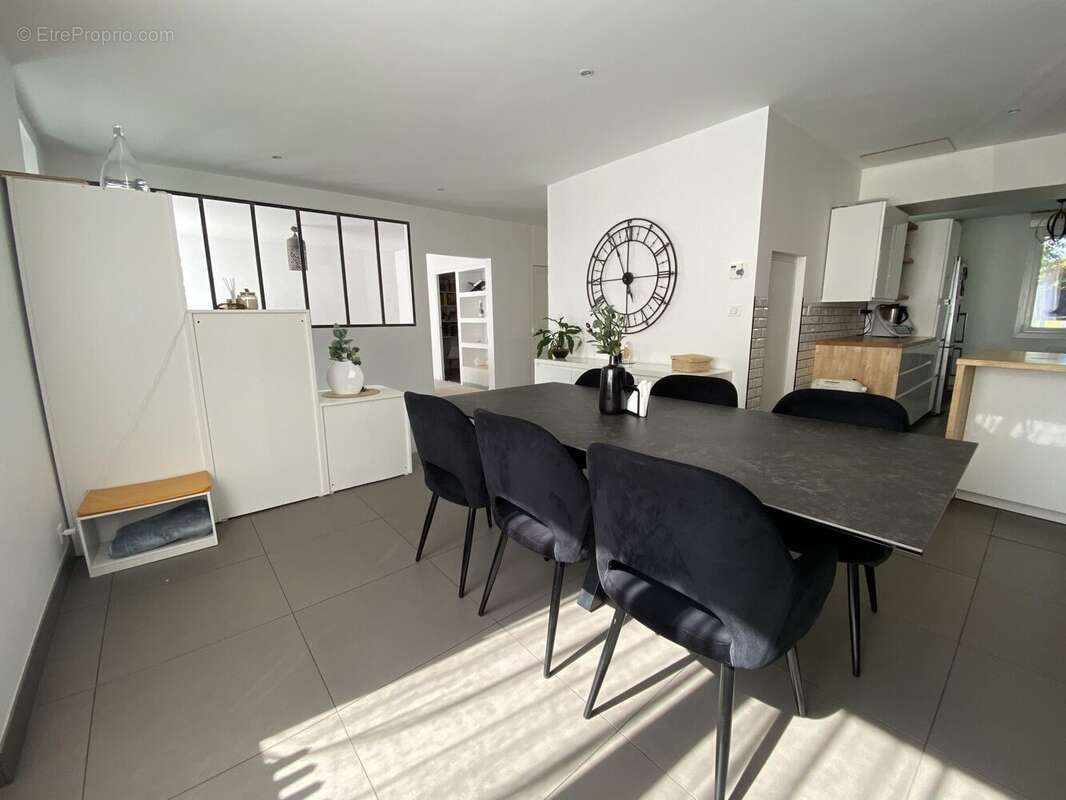 Commerce à BARBECHAT