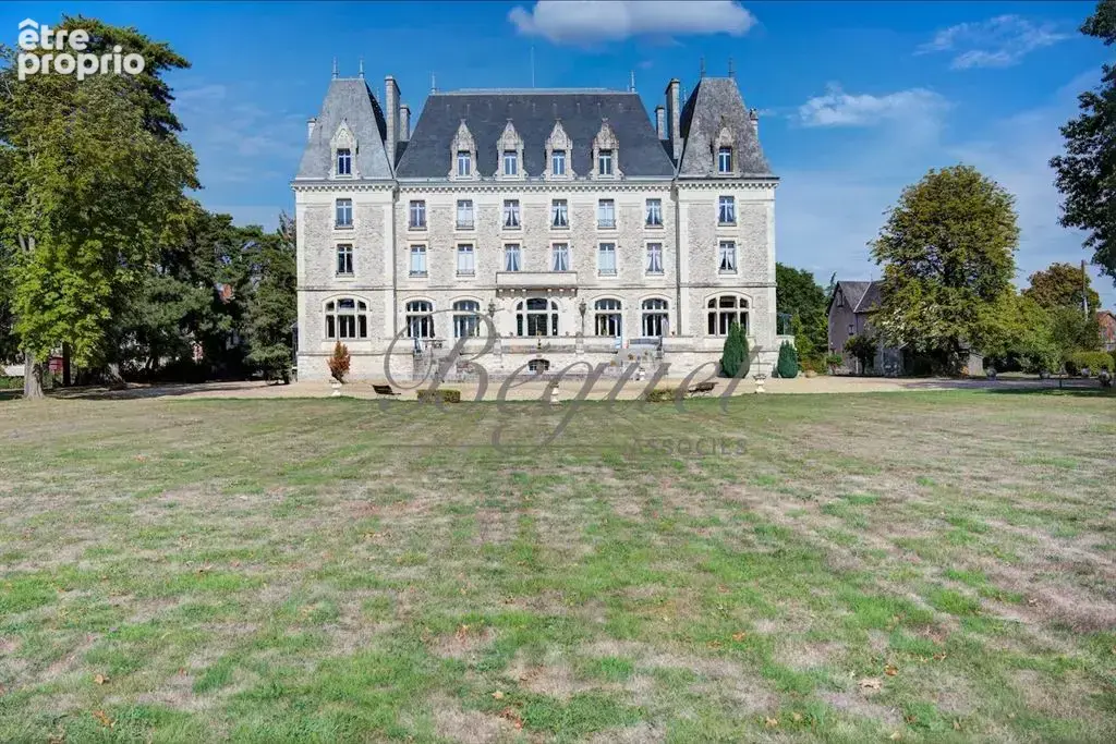 Maison 25 pièces 1060 m² · à Azay-le-Rideau · 1 060 m² · 2 100 000 €