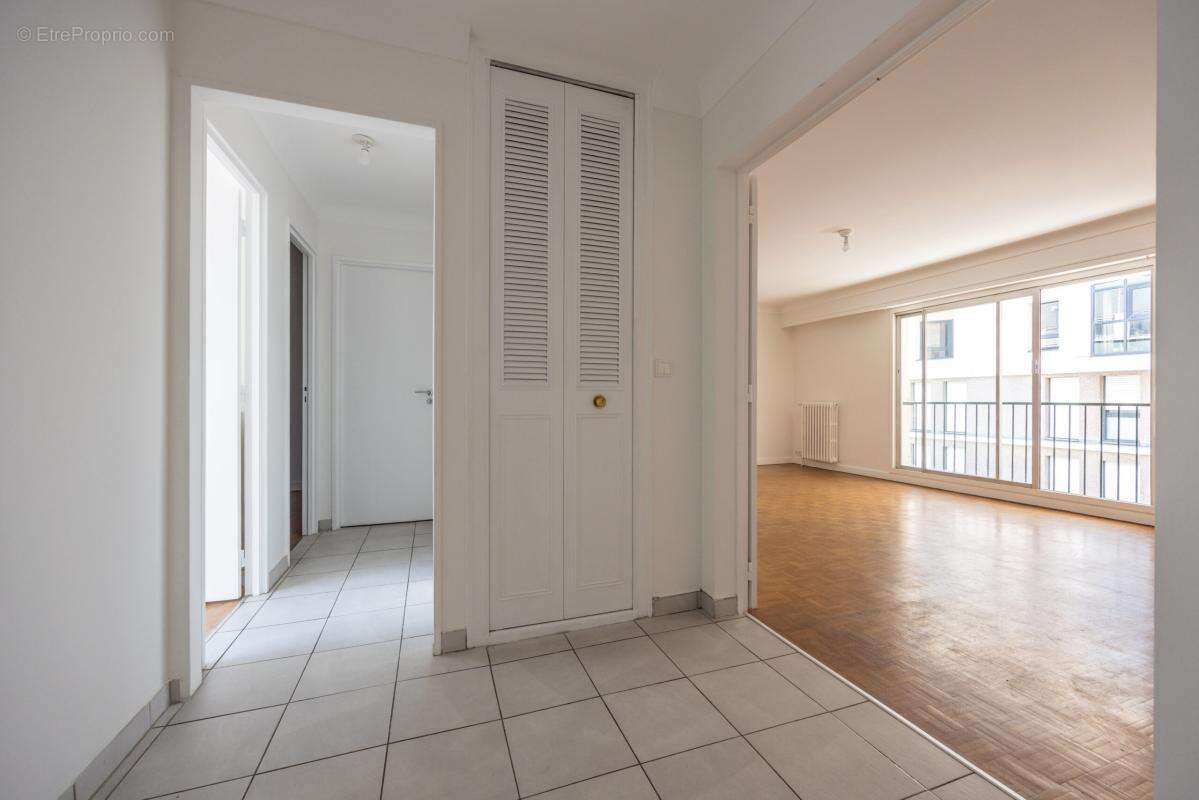 Appartement T3 de 66 m2 - photo 2