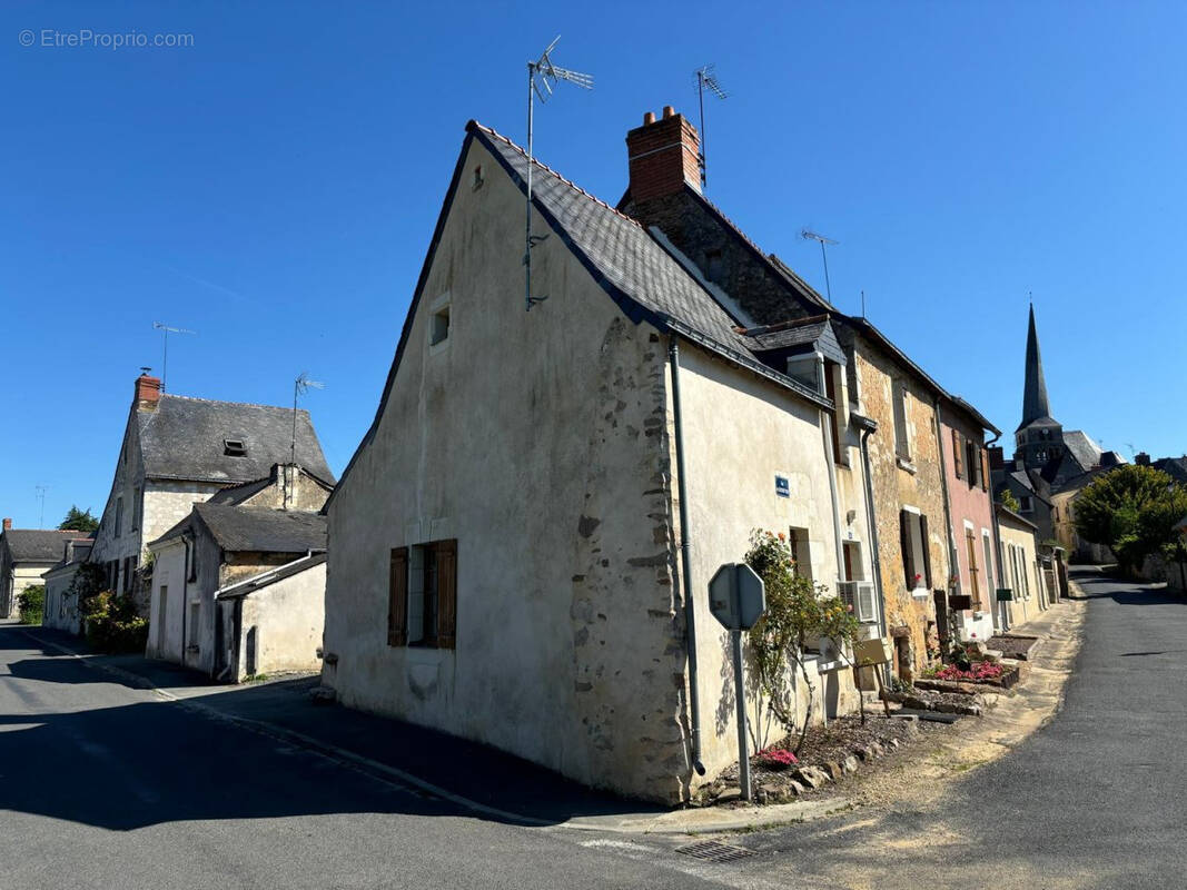 Maison à LE VIEIL-BAUGE