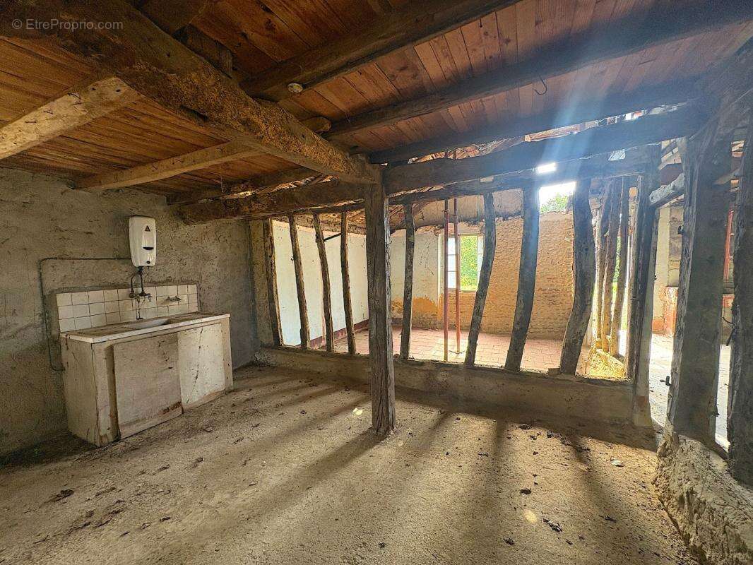 Maison à rénover avec dépendances et 16 870m2 de terrain Proche de AIRE SUR L'ADOUR (40) - photo 11