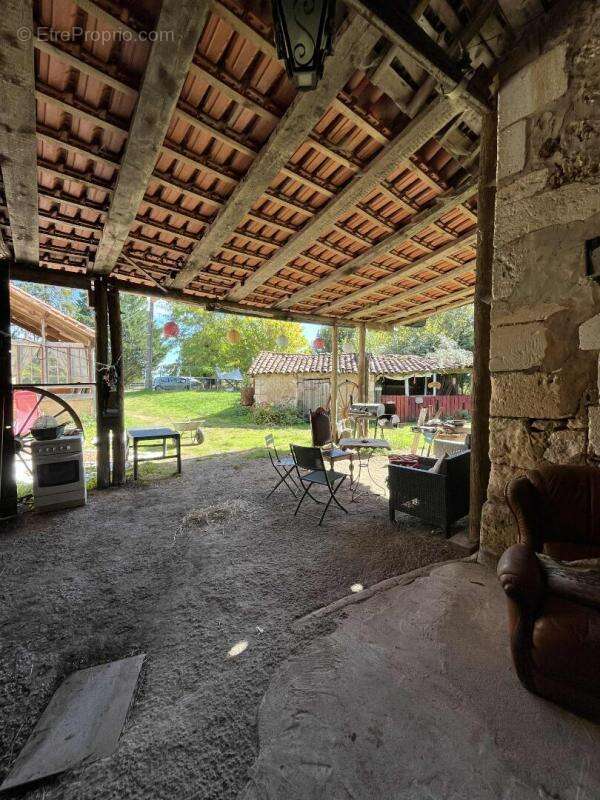 Maison à SAINT-FRONT-D'ALEMPS