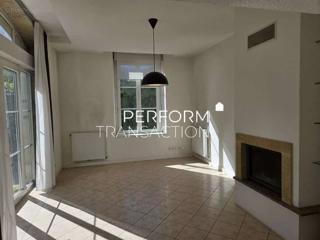 Appartement à POISAT