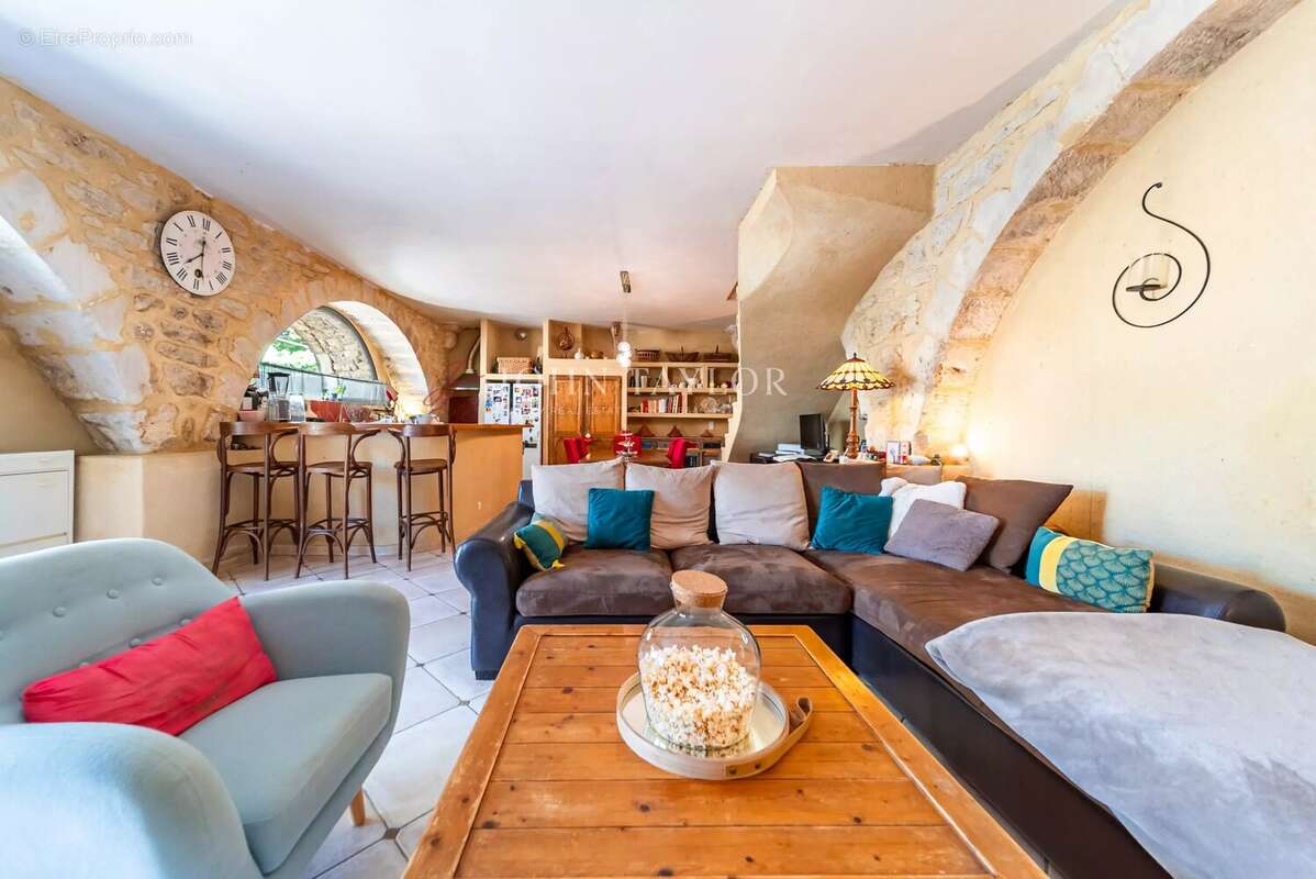 Maison à GORDES