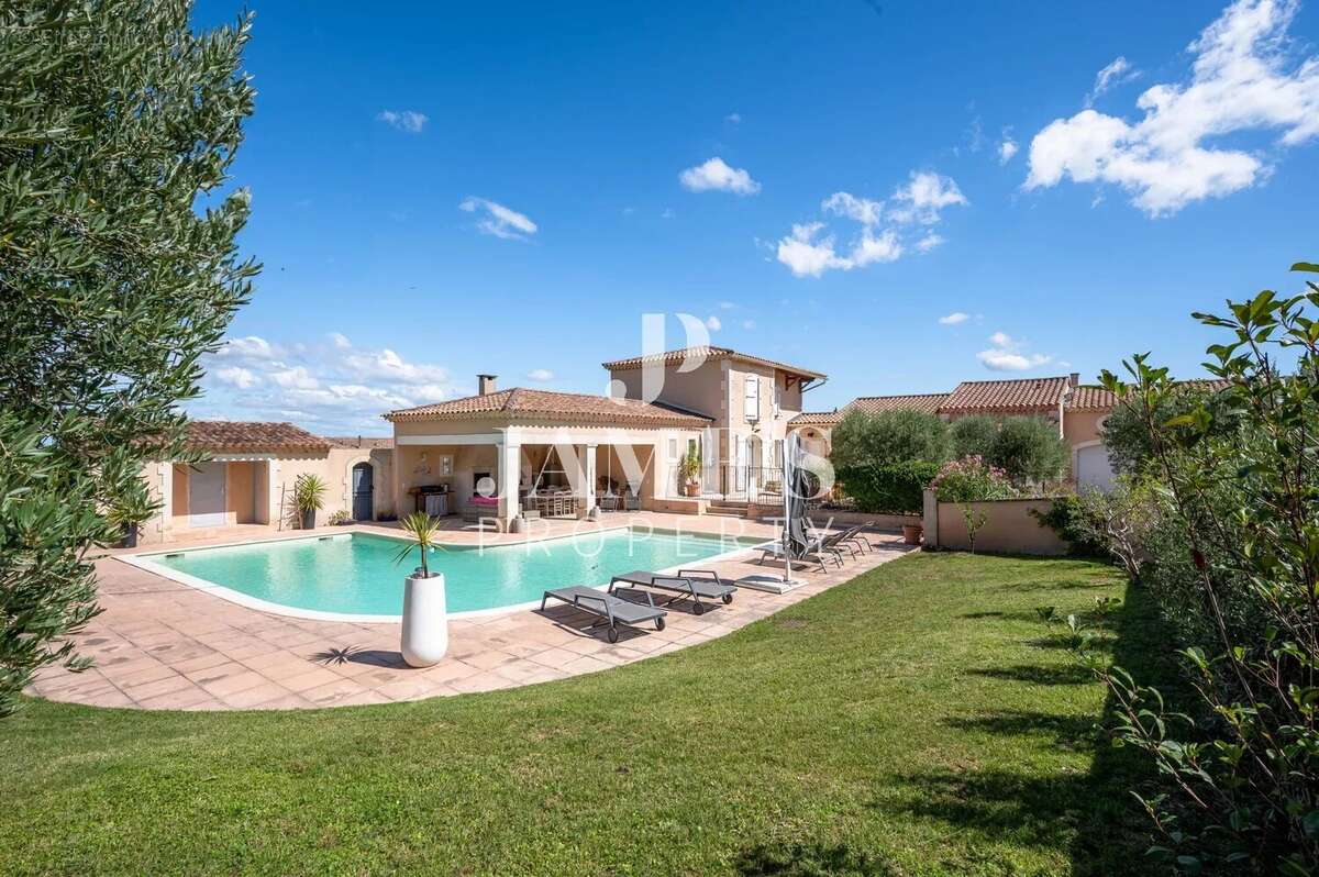 Maison à FONTVIEILLE