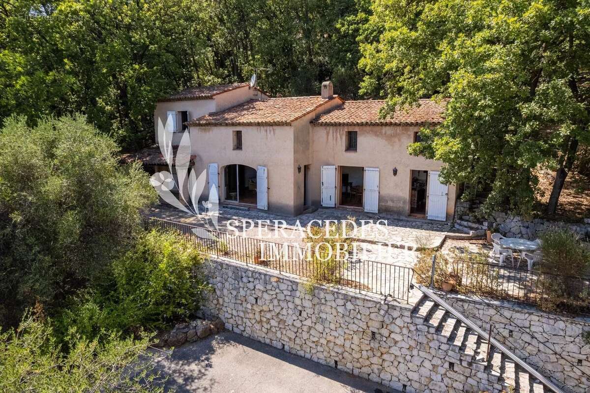 Maison à SPERACEDES