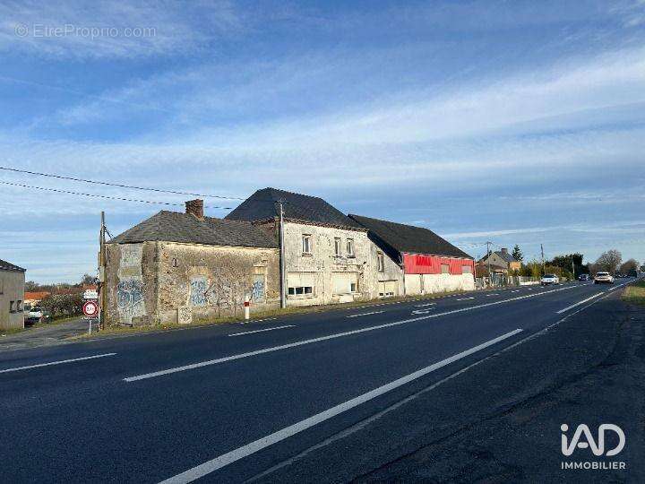 Photo 2 - Commerce à LE CELLIER