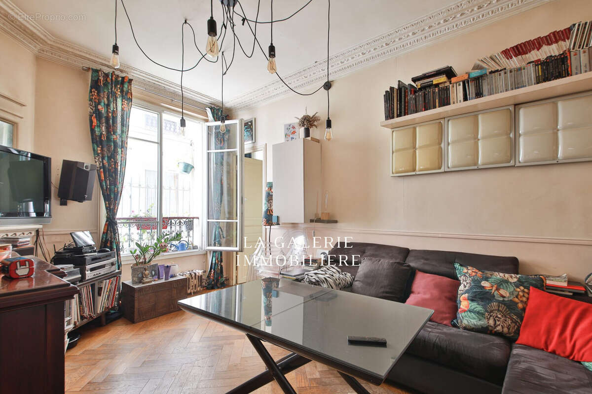Appartement à PARIS-14E