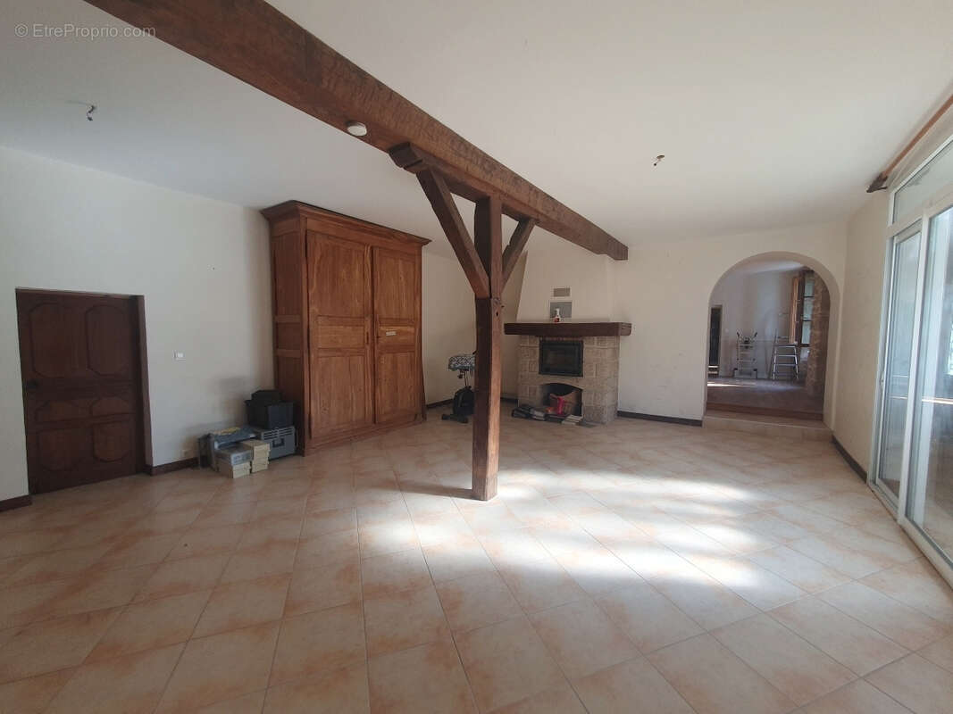 Magnifique propriété, 300 m2 , parc arboré, piscine ,tous commerces à proximité. - photo 8