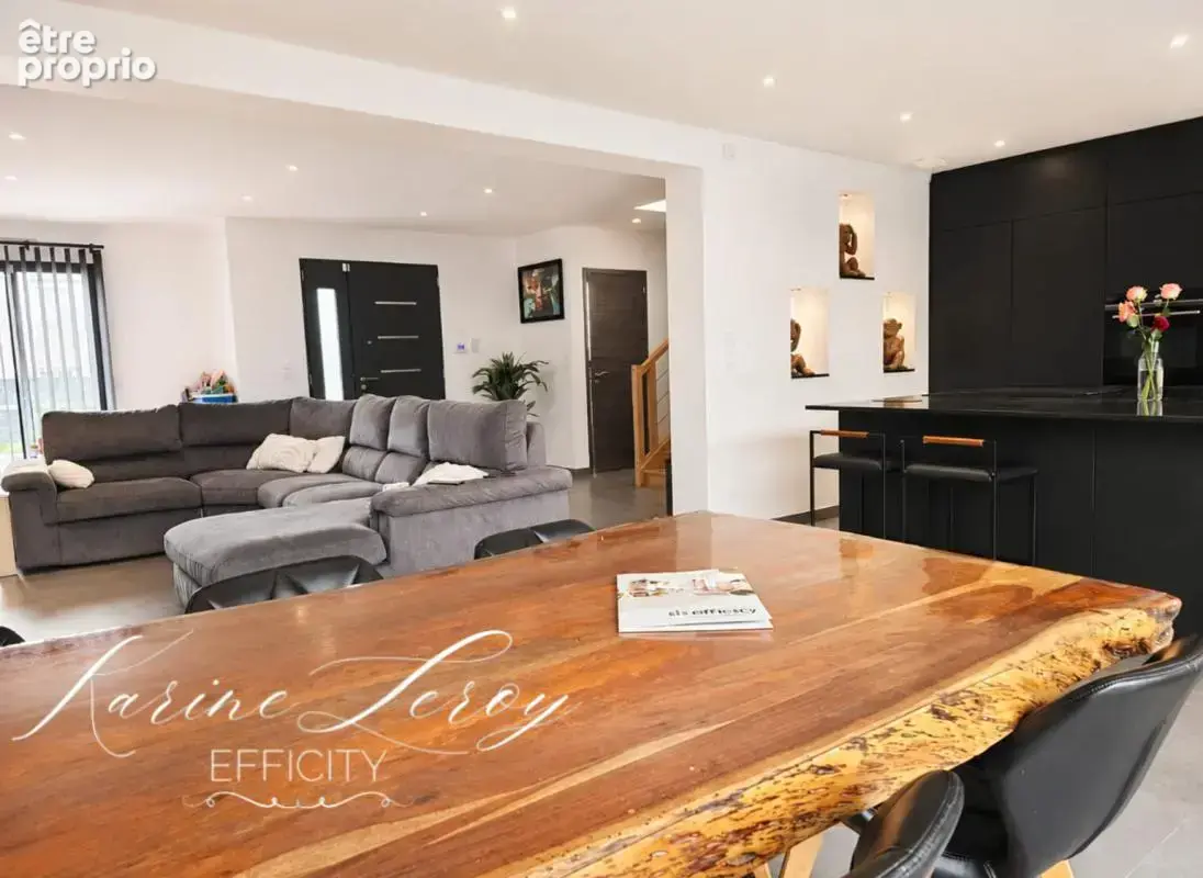 Maison 165 m² à Saint-Witz  - photo 2