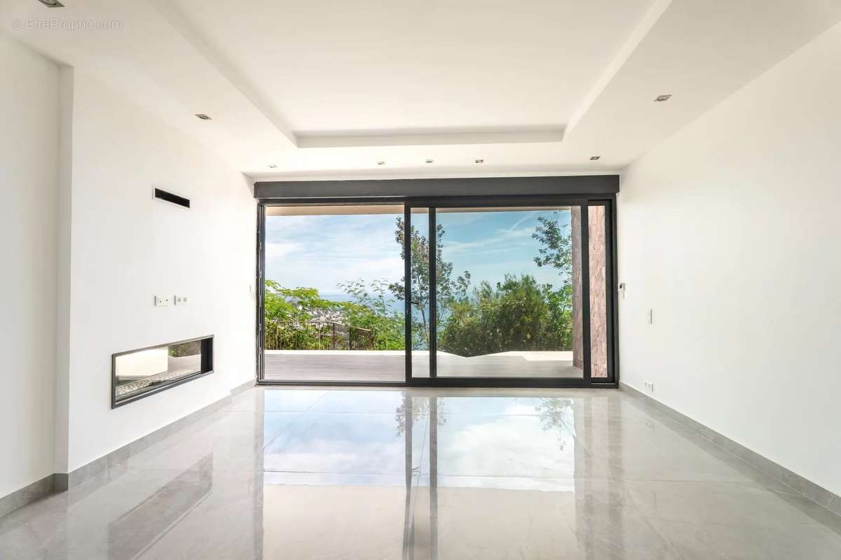 Maison à THEOULE-SUR-MER