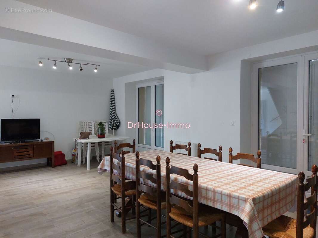 Maison à MONTIERCHAUME