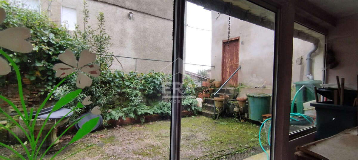 Maison à PORT-SAINTE-MARIE