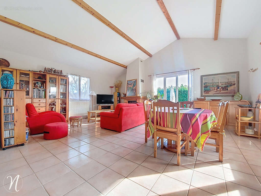 Maison à COMMUNAY