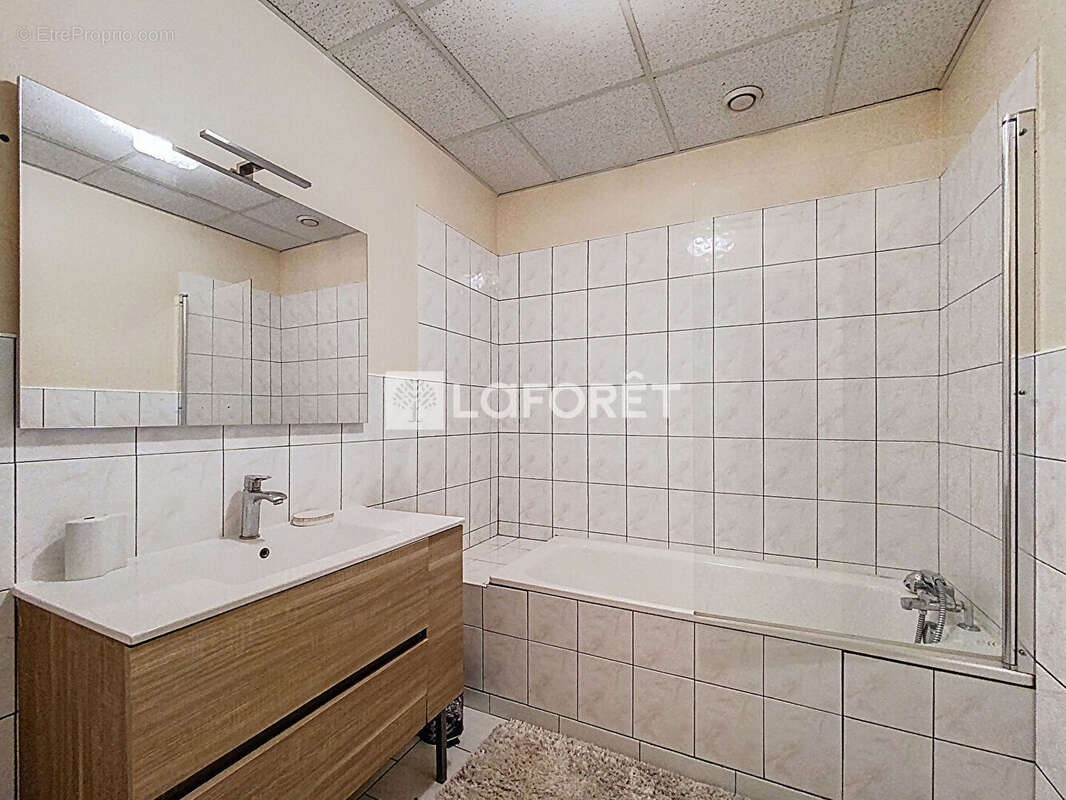 Appartement à CONTREXEVILLE