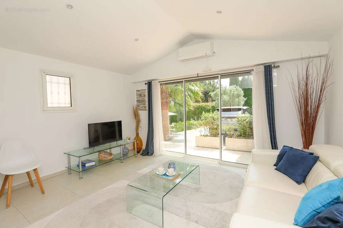 Villa independante 175 m² - piscine - stationnements - photo 17