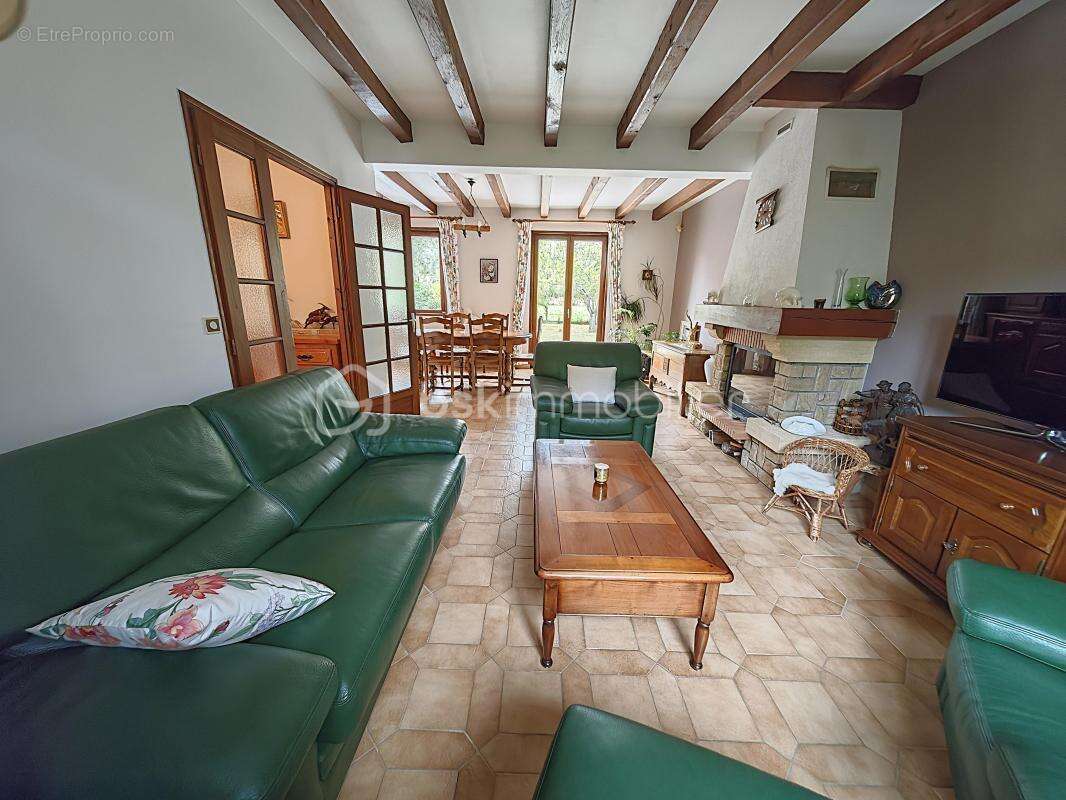 Maison 6 pièces – 143 m² – 4 chambres – Parc paysager de 1 700 m² - photo 5