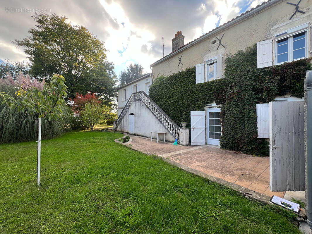 Maison à TONNAY-CHARENTE