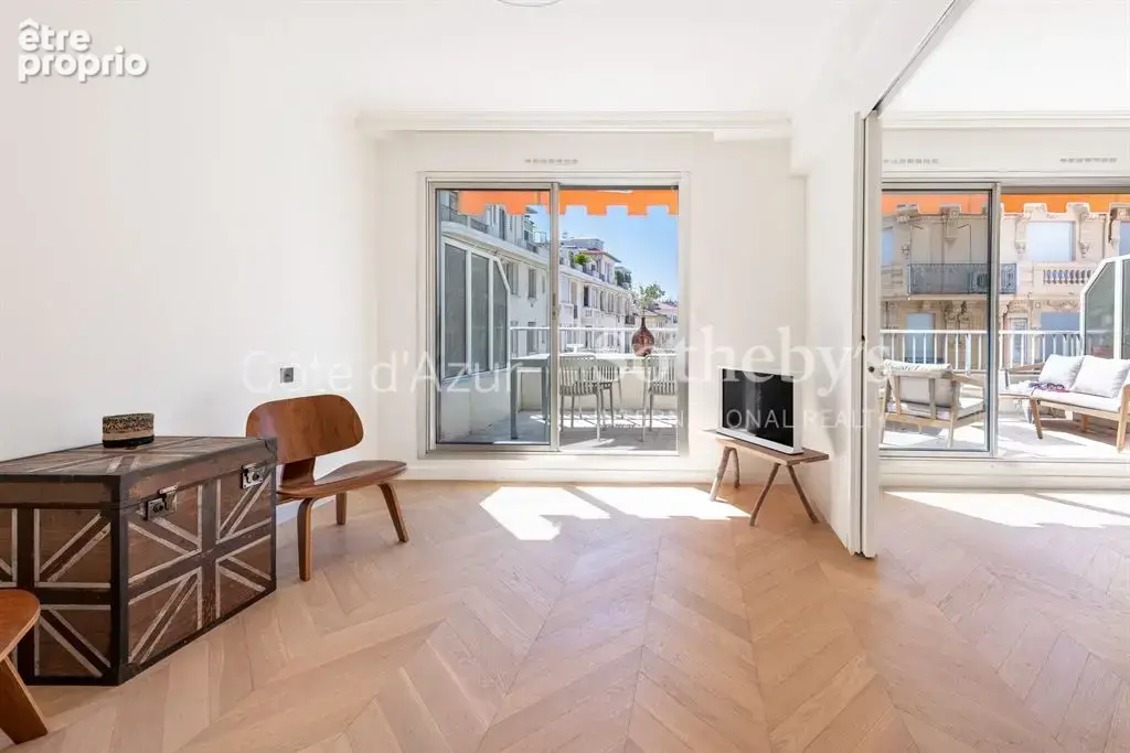 Nice Carré d’Or, appartement 3 pièces rénové avec terrasse boulevard Victor Hugo - photo 12