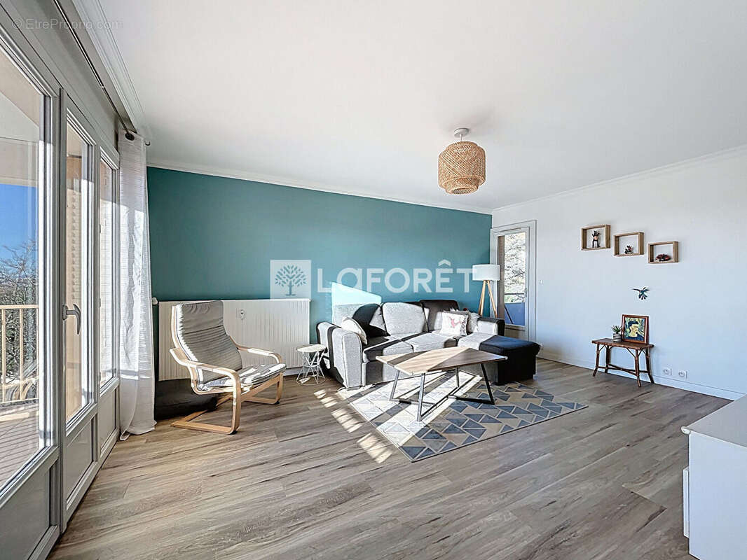 Appartement à RILLIEUX-LA-PAPE